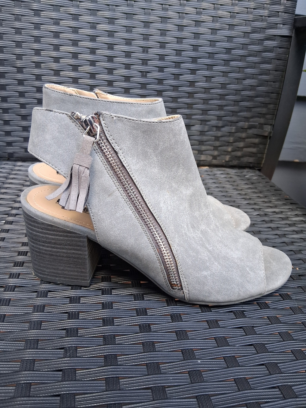 Kenneth Cole Unlisted Grey Peep Toe Ankle Boots with Fringe Tassel, Size 8.5